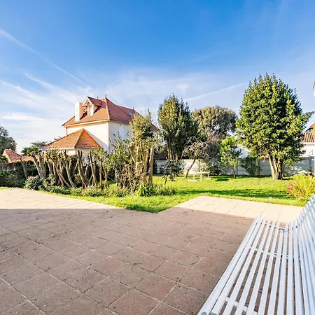 Holiday home 25 Ambiance Cosy Jardin Arbore *